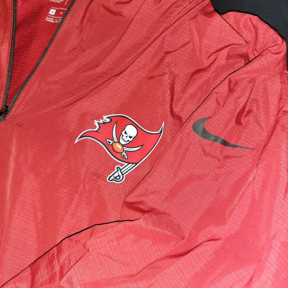 Men's Tampa Bay Buccaneers Nike Red/Pewter Sideline Pregame Player Quarter-Zip J - Picture 2 of 4
